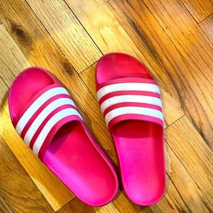 Adidas Adilette big kids size 6-slip ons